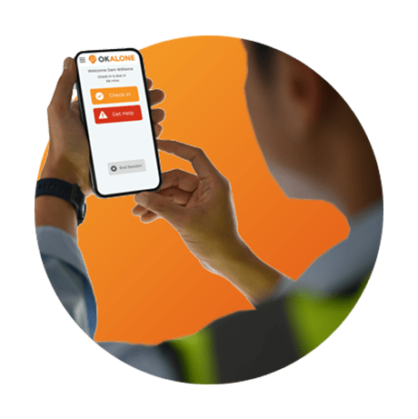 Worker using one of the best lone worker apps for lone worker security check-in