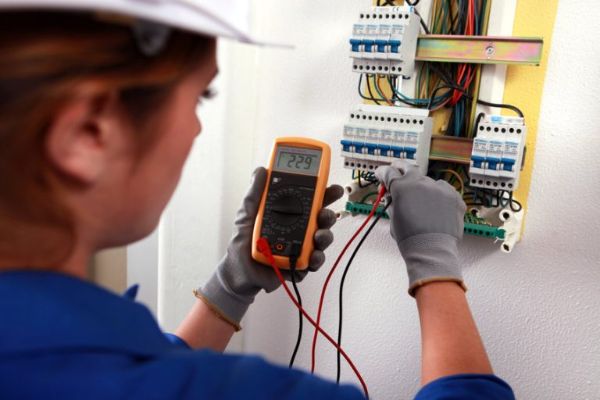 Lone Worker Safety for Electricians​